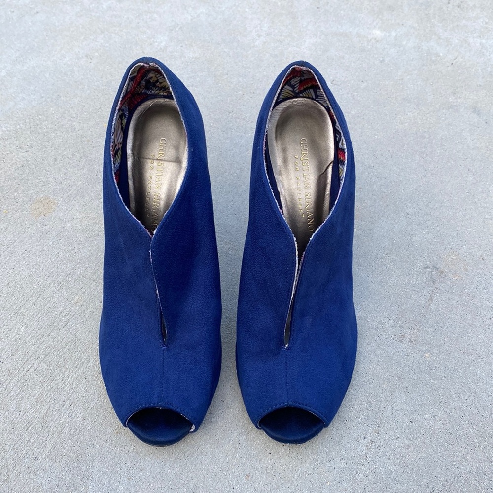 Sexy peep toe heels, gorgeous blue